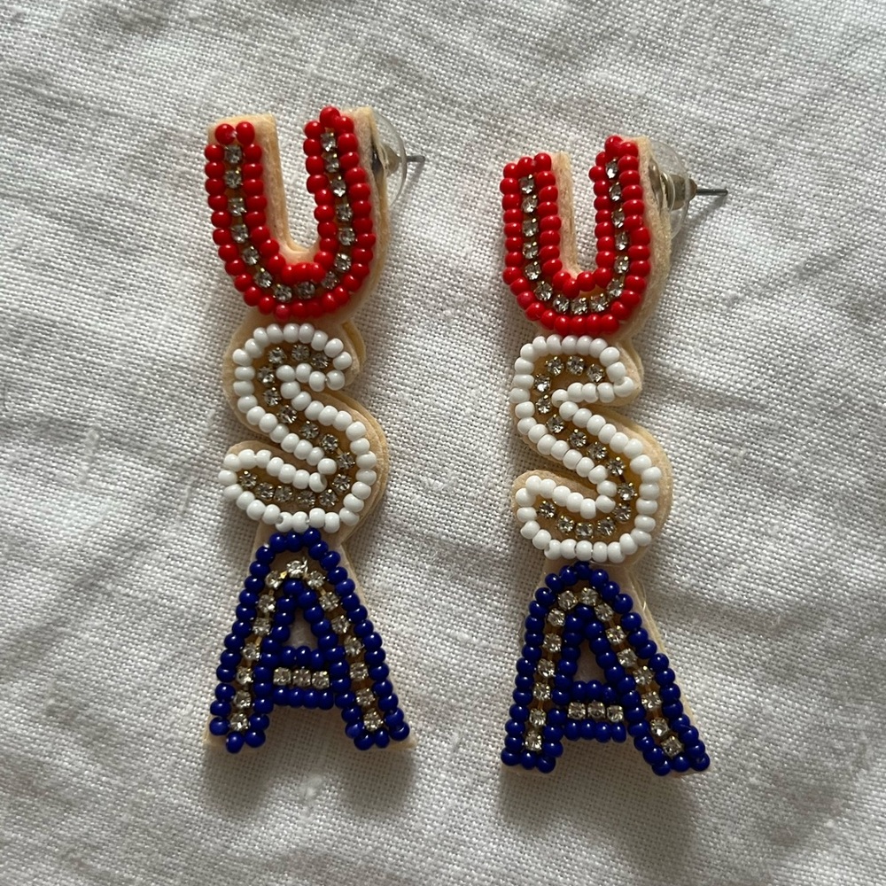 USA Beaded Earrings in Red, White, and Blue - Picture 1 of 3